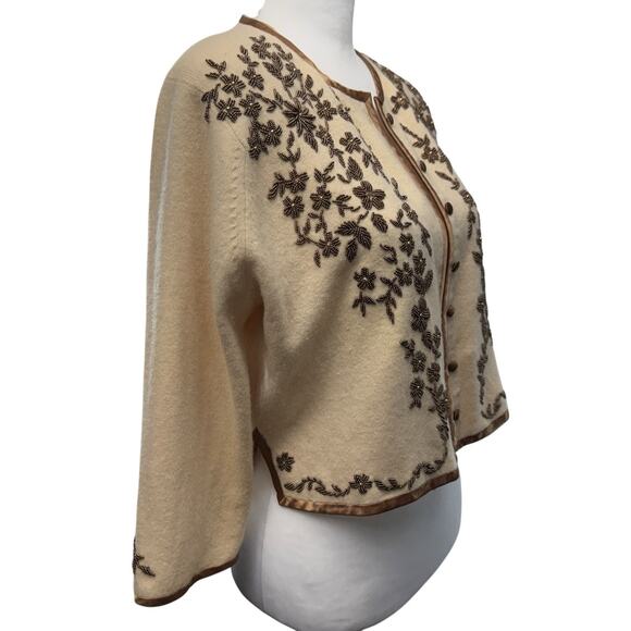 Cardigan Sweater Vintage 1950s Crewneck Cream Women Size S/M Floral Beadwork - Picture 3 of 16